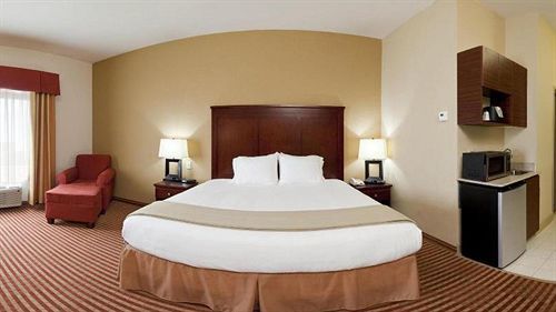 Express & South By Ihg 2*