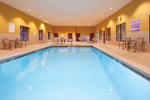 Express & South By Ihg Hotel