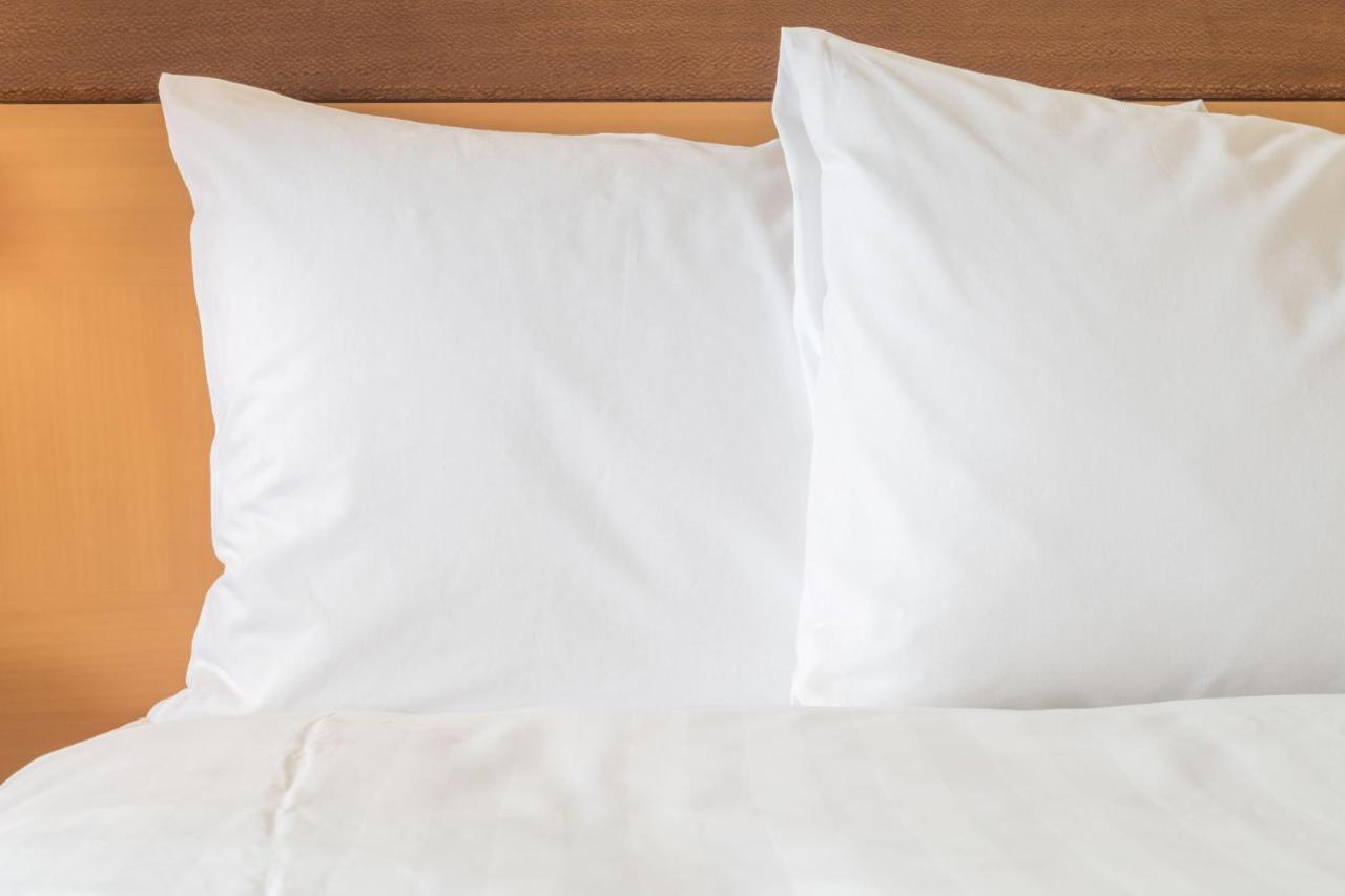 Express & South By Ihg Hotel 2*